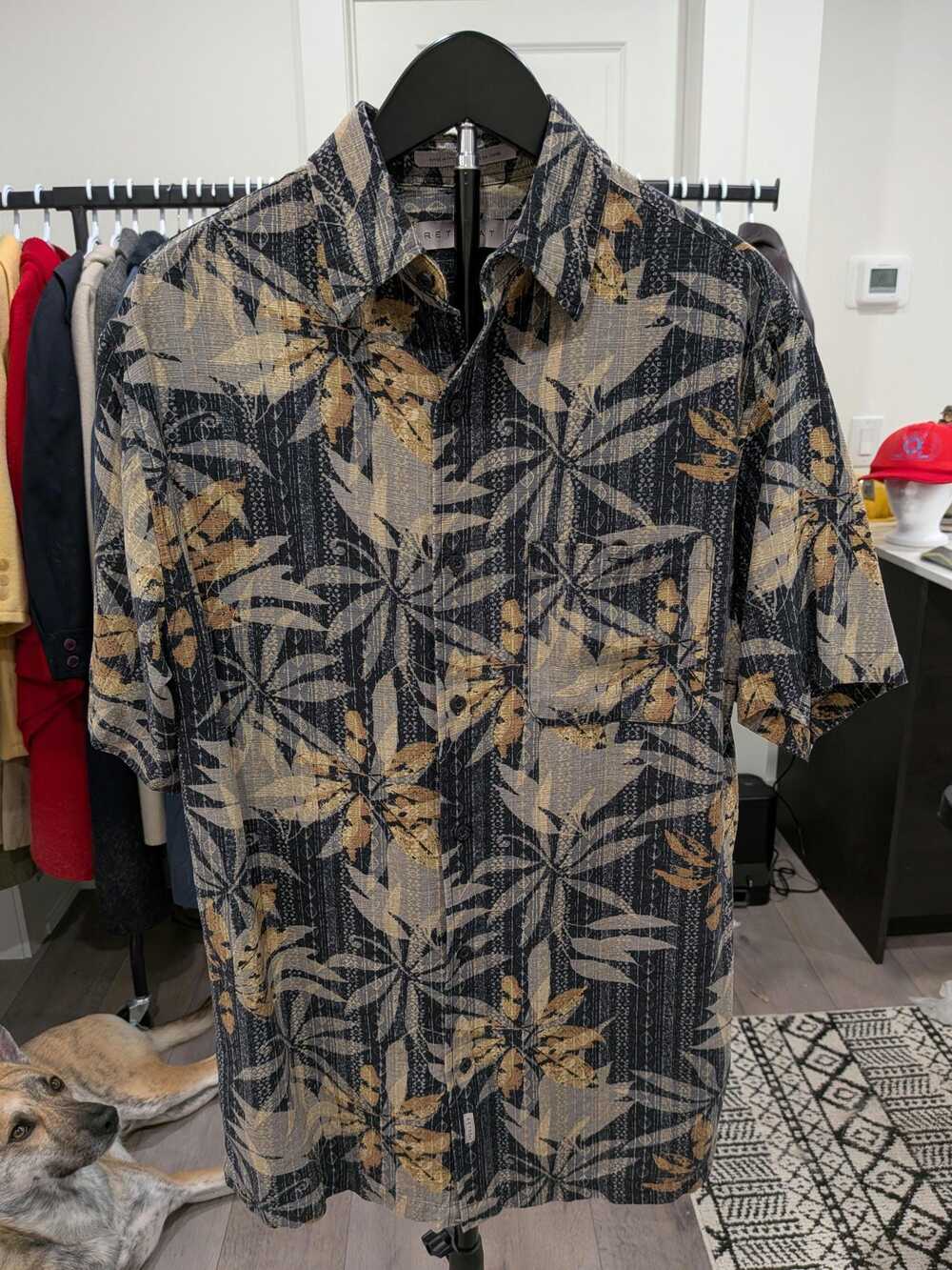 Vintage Retreat 100% Silk Tropical Hawaiian Shirt Men’s Small 14.5 Beige Black L